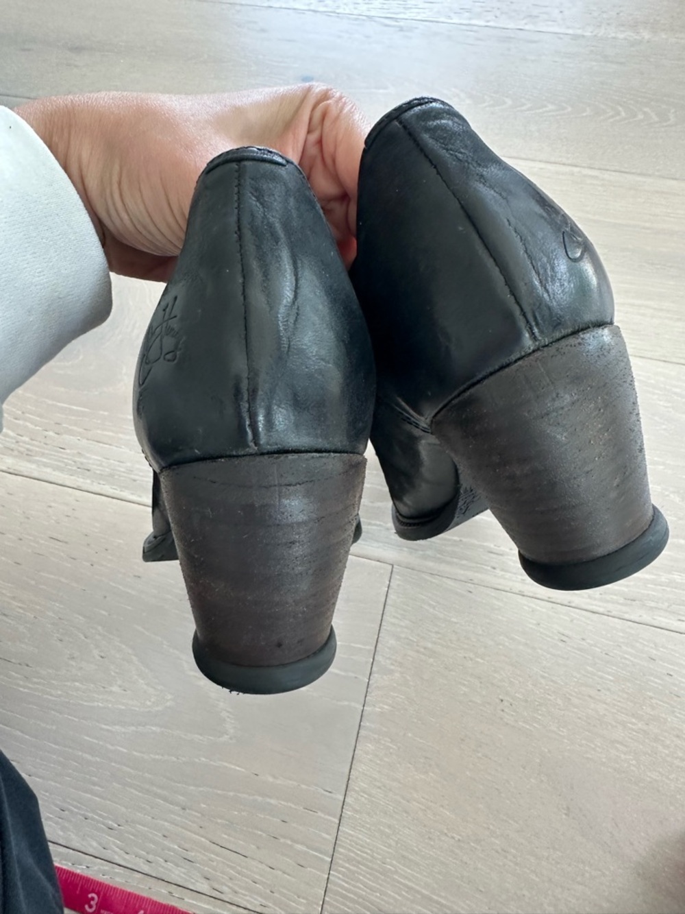 John Fluevog Black Leather Lace-Up Chunky Heel Ankle Booties with Ribbon Laces - Picture 9 of 11